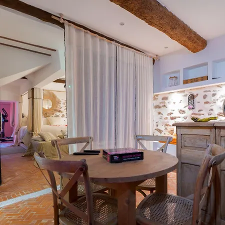 Incroyable Jacuzzi ,hammam,cinema Apartment